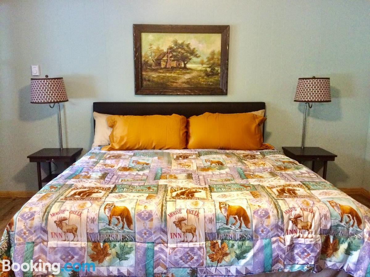 Luzerne Court Motel Lake Luzerne Ngoại thất bức ảnh